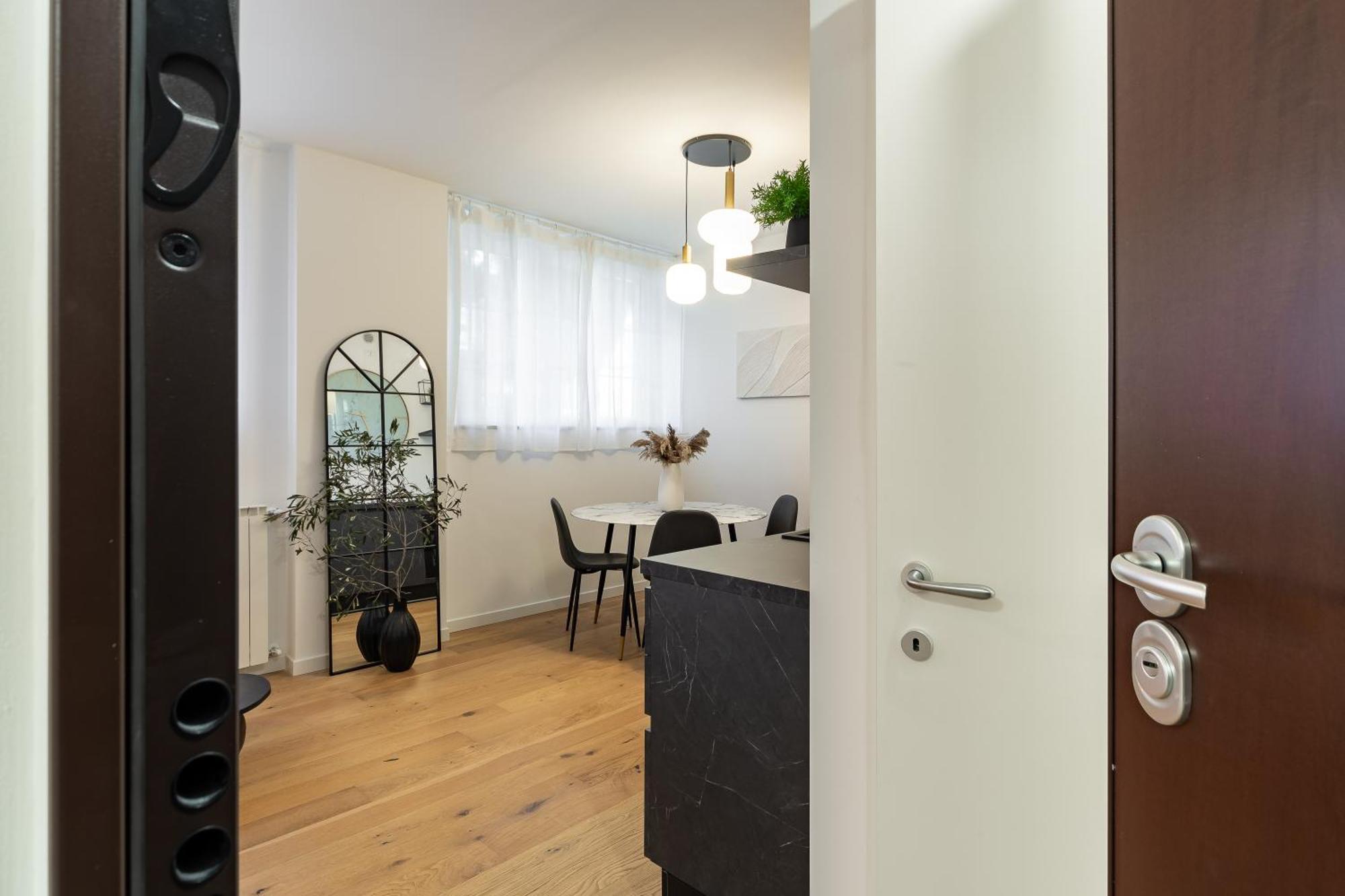 45Royal Stylish House Milan City Center Экстерьер фото
